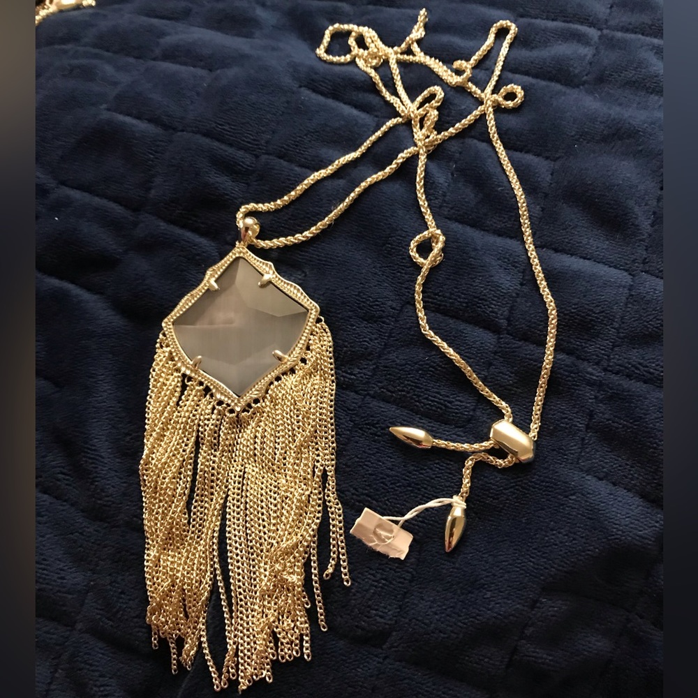 Kendra Scott necklace